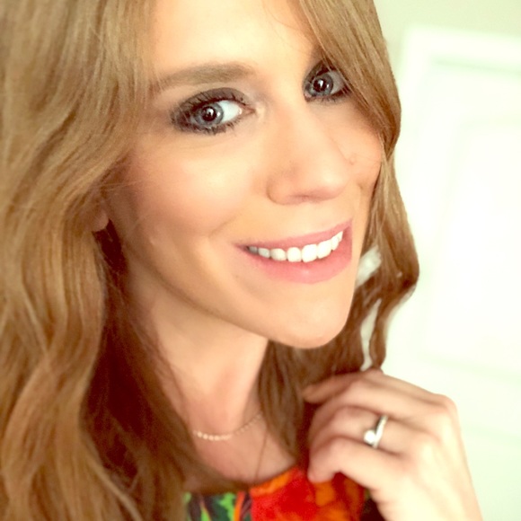 Meet your Posher, Julia - Picture 1 of 4